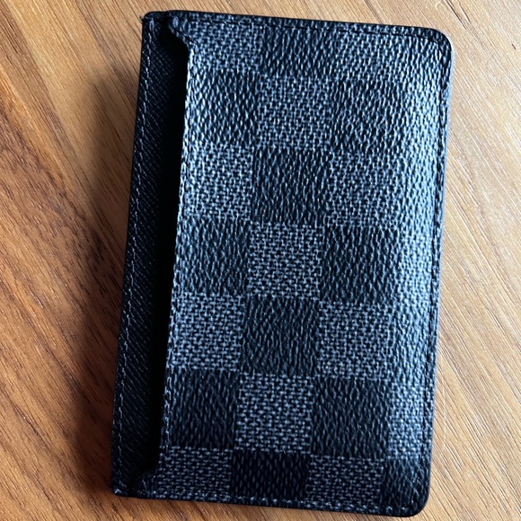 LOUIS VUITTON card holder - Picture 2 of 5